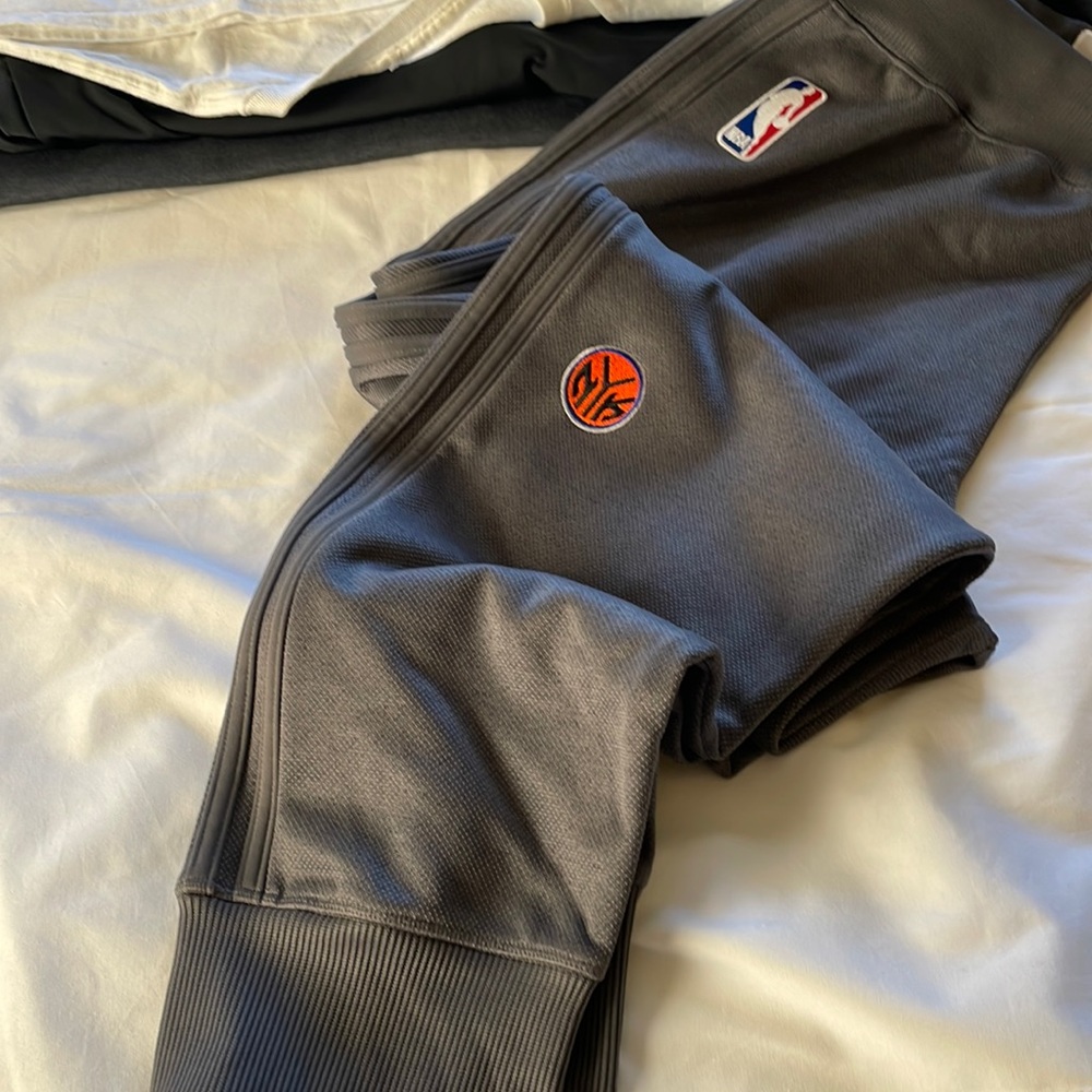 NY Knicks joggers